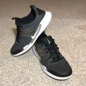 Nike Arrowz Mens Black White Dark Gray Size 11